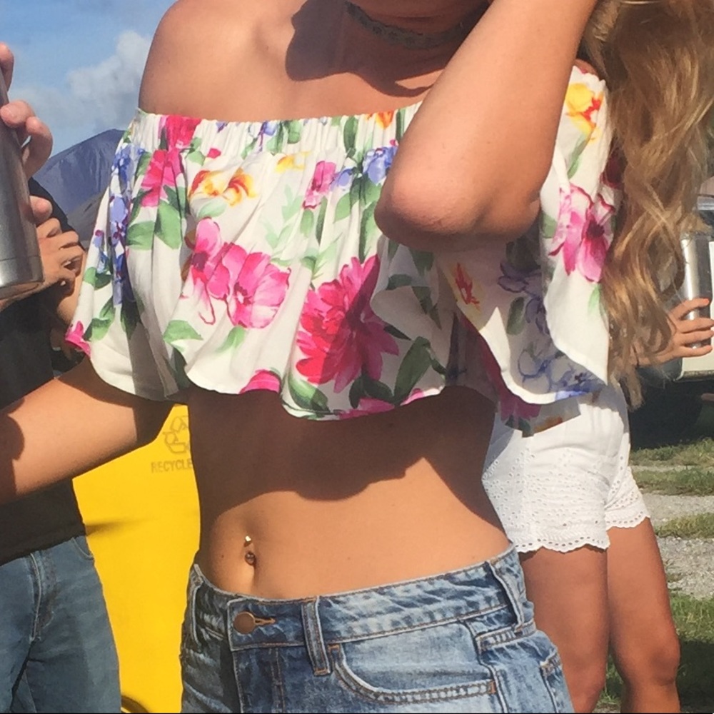 crop top - Picture 2 of 3
